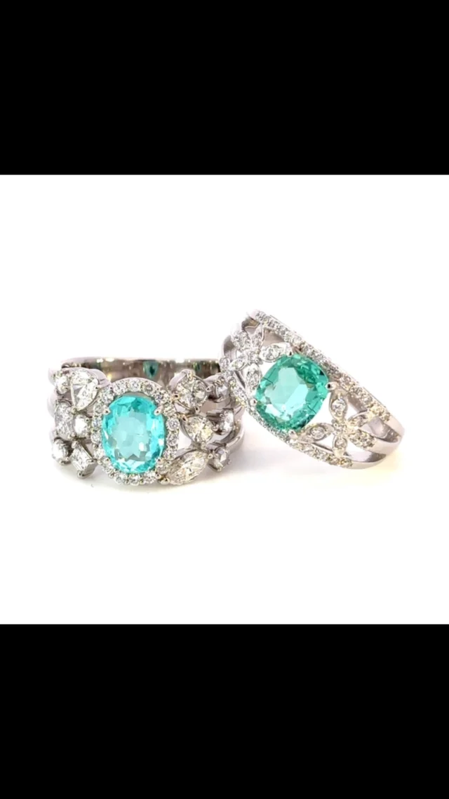 右　Ptパライバトルマリン/ダイヤモンド リング
0.84ct / D 0.21ct

左　Ptパライバトルマリン/ダイヤモンド リング
1.064ct /  D1.12ct
 
澄み切ったブルーグリーンから、ネオン感のある
ものと、色に幅があるパライバトルマリン。特に色が濃くネオン感のあるブラジル産は現在殆ど産出されなくなっており、その価値はどんどん上がっております
当店では、比較的御求めやすいものから、一級品まで取り揃えております。ご興味のある方はぜひ遊びにいらして下さい😊

《金・プラチナ製品買取》
使わなくなったネックレス、壊れたリングなど地金製品を高額査定で買い取り致します。 宝石の買取もご相談下さい。

《毛皮・宝石下取り》
使わなくなった毛皮製品、宝石をお支払いの一部にご利用いただけます。

#ダイヤモンド 
#ラグジュアリー 
#パライバ 
#パライバトルマリン 
#銀座 
#銀座6丁目 
#交詢ビル 
#jewery 
#diamond 
#ginza 
#ginza6 
#ginzasix
#paraibatourmaline