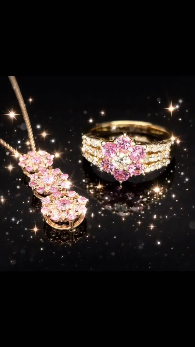 K18PG ピンクサファイア ペンダント
0.66ct / D 0.21ct

フラワーモチーフとピンクカラーがとってもキュート🩷ペンダントとリングをお揃いで着けるとさらに可愛さが⤴️します🥰

《金・プラチナ製品買取》
使わなくなったネックレス、壊れたリングなど地金製品を高額査定で買い取り致します。 宝石の買取もご相談下さい。

《毛皮・宝石下取り》
使わなくなった毛皮製品、宝石をお支払いの一部にご利用いただけます。

#ピンクサファイア
#サファイア 
#ジュエリー 
#ラグジュアリー 
#交詢ビル