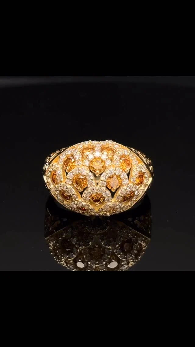 k18 ダイヤモンド リング
0.97ct 0.64ct

モザイク調のデザインにイエローダイヤのコントラスト、サイドの透かし模様と芸術的な調和が美しい一点です😊

《金・プラチナ製品買取》
使わなくなったネックレス、壊れたリングなど地金製品を高額査定で買い取り致します。 宝石の買取もご相談下さい。

《毛皮・宝石下取り》
使わなくなった毛皮製品、宝石をお支払いの一部にご利用いただけます。

#ダイヤモンド 
#ジュエリー 
#ラグジュアリー 
#交詢ビル 
#ジュエリー好きさんと繋がりたい