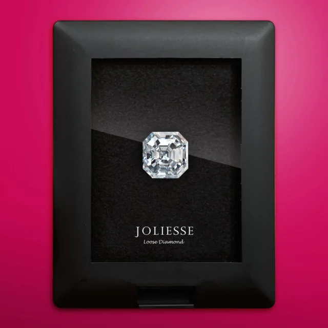 最高に美しい資産商品
それがダイヤモンドです💎

様々なシェイプ(形状)のカッティングがあり
美しさや輝き方もそれぞれに特徴があるので
色々なシェイプをコレクションしてみるのも
ひとつの楽しみです。

写真はアッシャーカット（Asscher）のダイヤモンドです。

ジョリエスでは、
高品質なダイヤモンドを、
国際相場を基準にした価値ある卸値価格*で
皆さまにお届けしています。

購入のご検討は
店舗もしくはWebサイトから。

【店舗のご案内】
ジョリエスの店舗は銀座にございます。

場所は銀座6丁目の交詢ビル3Fです。
(1,2Fがバーニーズ・ニューヨークのビルです)

ハイジュエリー販売を始め
資産価値の高いダイヤモンドの💎✨
価格相場の最新情報や
稀少な商品をご提供いたします。

銀座にお越しの際は
ぜひ一度お立ち寄りください♪

*卸値価格とは業者間取引と同様の、仕入れた価格に手数料と最低限の利益を含めた価格で、高級ブランドのような付加価値料金を載せていない価格です。

*ルースダイヤモンドの在庫状況はたえず変化しておりますので最新の情報は店舗までお問い合わせください。

#diamond #loosediamonds #ダイヤモンド #美しい #資産