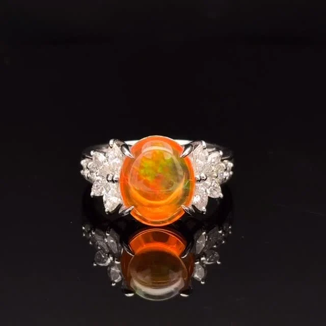 PTメキシコオパール リング
2.62ct D0.78ct 

鮮やかなオレンジの中に神秘的に揺らめくオーロラの様な輝き✨ずっと見ていても飽きることのないその輝きは一つとして同じものが無いことも魅力のひとつです😊

《金・プラチナ製品買取》
使わなくなったネックレス、壊れたリングなど地金製品を高額査定で買い取り致します。 宝石の買取もご相談下さい。

《毛皮・宝石下取り》
使わなくなった毛皮製品、宝石をお支払いの一部にご利用いただけます。

#ダイヤモンド 
#ジュエリー 
#ラグジュアリー 
#交詢ビル 
#ジュエリー好きさんと繋がりたい