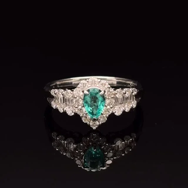PT パライバトルマリン リング
0.44ct （BR） D0.59ct

《金・プラチナ製品買取》
使わなくなったネックレス、壊れたリングなど地金製品を高額査定で買い取り致します。 宝石の買取もご相談下さい。

《毛皮・宝石下取り》
使わなくなった毛皮製品、宝石をお支払いの一部にご利用いただけます。

#ダイヤモンド 
#ジュエリー 
#ラグジュアリー 
#交詢ビル 
#ジュエリー好きさんと繋がりたい