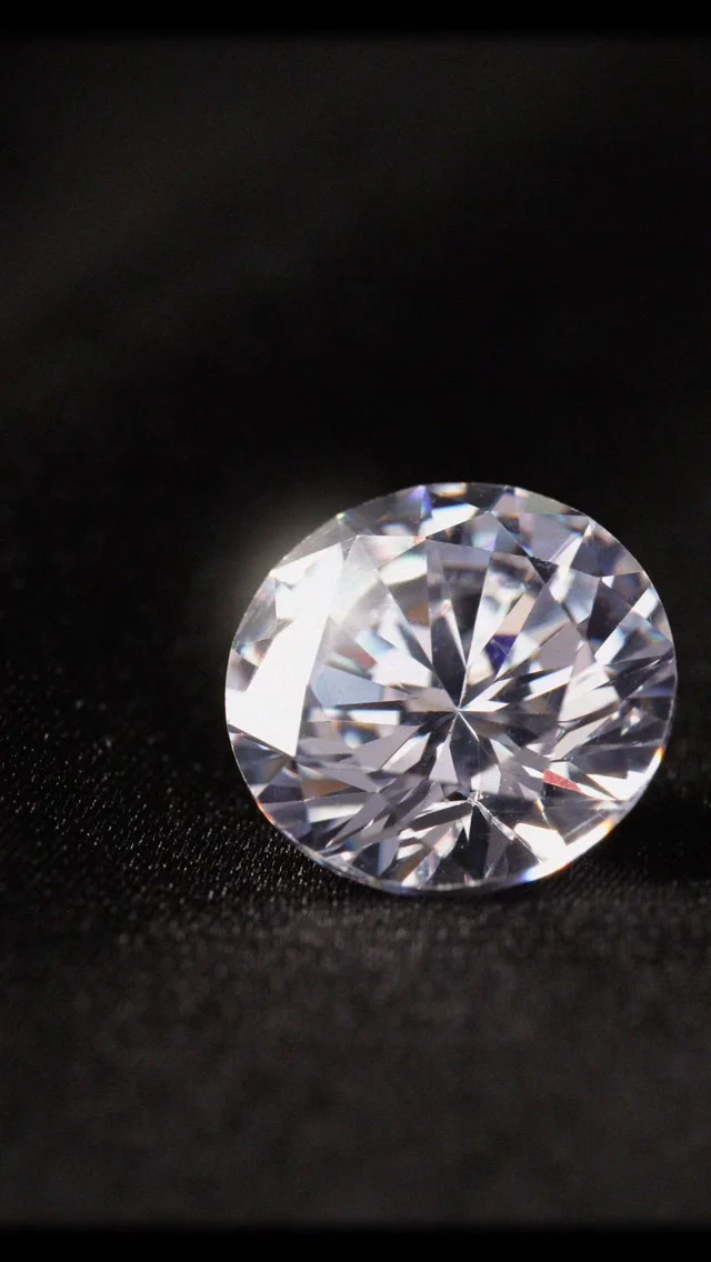💎✨ダイヤモンドの輝きは
美しさだけではありません。
実物資産としての普遍的な価値も
大きな魅力のひとつです。

ジョリエスは、
比較的に安定した資産商品としての
高品質なダイヤモンドを、
国際相場を基準に価値ある価格で
皆さまにお届けしています。

購入のご検討は
店頭もしくはWebサイトから。

【店舗のご案内】
ジョリエスの店舗は銀座にございます。

場所は銀座6丁目の交詢ビル3Fです。
(1,2Fがバーニーズ・ニューヨークのビルです)

店舗では、資産ダイヤだけでなく
ハイジュエリーや高級ハンドバッグなども
販売しております。

銀座にお越しの際は
ぜひ一度お立ち寄りください♪

#diamond #宝石 #ダイヤモンド #美しい #loosediamonds