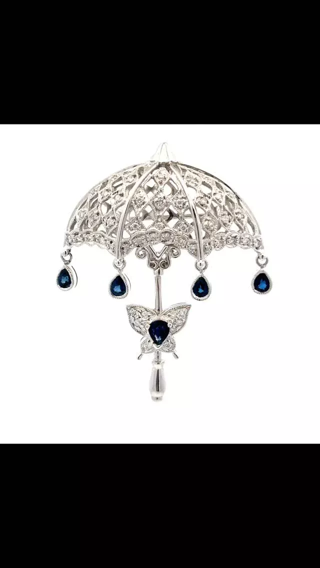 K18WG サファイア/ダイヤモンド ブローチ
1.23ct D0.46ct

お天気の優れない日には、こんな素敵なブローチをコートに着けて、お気に入りの傘を持ったらお出掛けが楽しくなるかも？😊

季節や天候、行事などそのシーンで身に付ける物ってなんかオシャレで素敵ですよね😊

《金・プラチナ製品買取》
使わなくなったネックレス、壊れたリングなど地金製品を高額査定で買い取り致します。 宝石の買取もご相談下さい。

《毛皮・宝石下取り》
使わなくなった毛皮製品、宝石をお支払いの一部にご利用いただけます。

#ダイヤモンド 
#ジュエリー 
#ラグジュアリー 
#交詢ビル 
#ジュエリー好きさんと繋がりたい