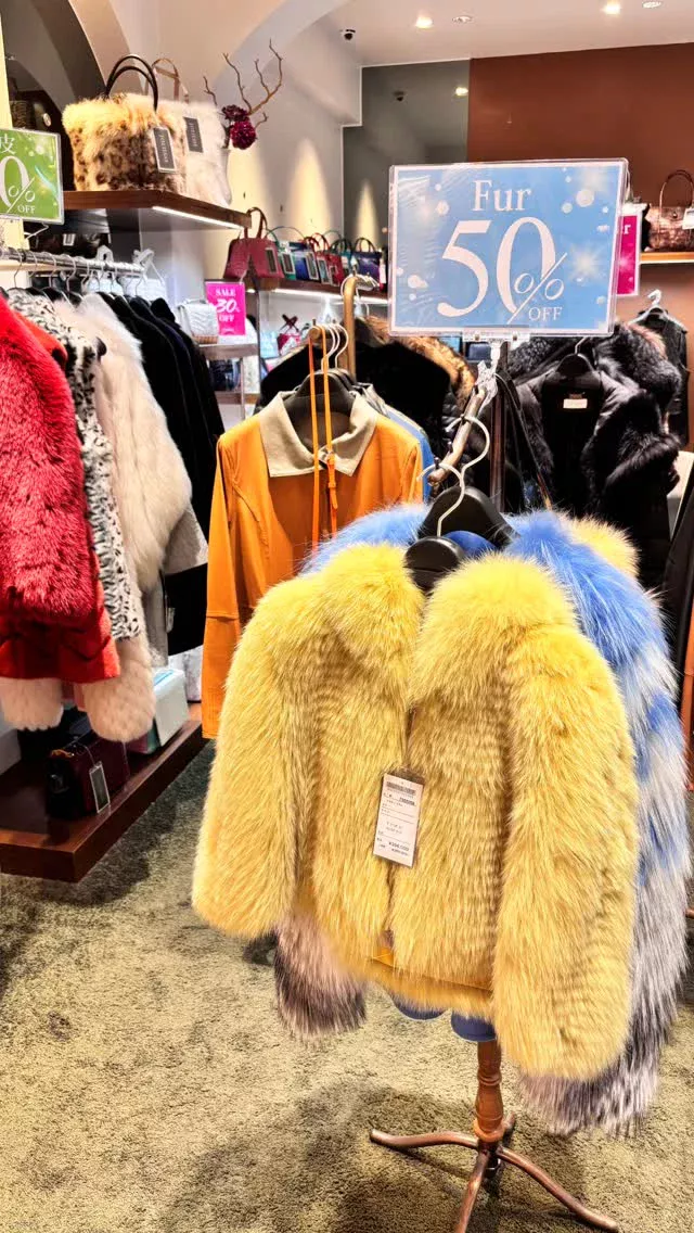 毛皮のコート、レザー共に最終セールを行っております♪
とってもお得なこの期間に是非見にいらして下さい😊

《金・プラチナ製品買取》
使わなくなったネックレス、壊れたリングなど地金製品を高額査定で買い取り致します。 宝石の買取もご相談下さい。

《毛皮・宝石下取り》
使わなくなった毛皮製品、宝石をお支払いの一部にご利用いただけます。

#毛皮 
#リアルファー 
#ラグジュアリー 
#交詢ビル