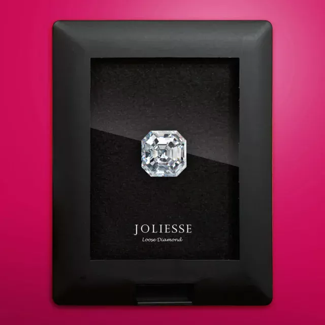 最高に美しい資産商品
それがダイヤモンドです💎

様々なシェイプ(形状)のカッティングがあり
美しさや輝き方もそれぞれに特徴があるので
色々なシェイプをコレクションしてみるのも
ひとつの楽しみです。

写真はアッシャーカット（Asscher）のダイヤモンドです。

ジョリエスでは、
高品質なダイヤモンドを、
国際相場を基準にした価値ある卸値価格*で
皆さまにお届けしています。

購入のご検討は
店舗もしくはWebサイトから。

【店舗のご案内】
ジョリエスの店舗は銀座にございます。

場所は銀座6丁目の交詢ビル3Fです。
(1,2Fがバーニーズ・ニューヨークのビルです)

ハイジュエリー販売を始め
資産価値の高いダイヤモンドの💎✨
価格相場の最新情報や
稀少な商品をご提供いたします。

銀座にお越しの際は
ぜひ一度お立ち寄りください♪

*卸値価格とは業者間取引と同様の、仕入れた価格に手数料と最低限の利益を含めた価格で、高級ブランドのような付加価値料金を載せていない価格です。

*ルースダイヤモンドの在庫状況はたえず変化しておりますので最新の情報は店舗までお問い合わせください。

#diamond #loosediamonds #ダイヤモンド #美しい #資産