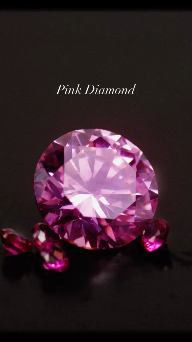 ピンクダイヤモンドを始めとする
カラーダイヤモンドが💎✨
世界的な人気急上昇で入手困難に！

ジョリエスでは、独自の仕入れルートより
希少な商品が入荷する事がございますので、
Webサイトからお問合せ、
もしくは店頭での定期的なチェックを
お勧めいたします。

【店舗のご案内】
ジョリエスの店舗は銀座にございます。

場所は銀座6丁目の交詢ビル3Fです。
(1,2Fがバーニーズ・ニューヨークのビルです)

ハイジュエリー販売を始め
資産価値の高い高品質なダイヤモンドの
価格相場の最新情報や
希少な商品をご提供いたします。

銀座にお越しの際は
ぜひ一度お立ち寄りください♪

#diamond #pinkdiamond #宝石 #ピンクダイヤモンド #稀少