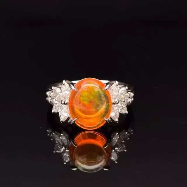 PTメキシコオパール リング
2.62ct D0.78ct 

鮮やかなオレンジの中に神秘的に揺らめくオーロラの様な輝き✨ずっと見ていても飽きることのないその輝きは一つとして同じものが無いことも魅力のひとつです😊

《金・プラチナ製品買取》
使わなくなったネックレス、壊れたリングなど地金製品を高額査定で買い取り致します。 宝石の買取もご相談下さい。

《毛皮・宝石下取り》
使わなくなった毛皮製品、宝石をお支払いの一部にご利用いただけます。

#ダイヤモンド 
#ジュエリー 
#ラグジュアリー 
#交詢ビル 
#ジュエリー好きさんと繋がりたい