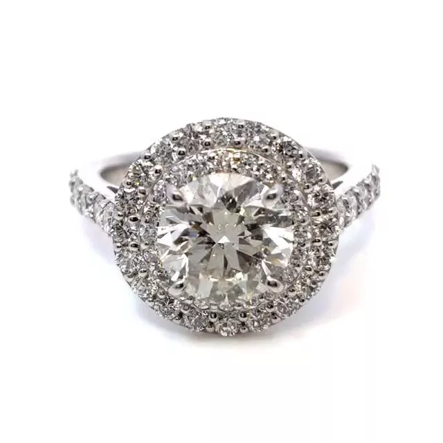 PTダイヤモンド リング
2.20ct L SI2 VG 1.11ct 

中石だけで2ctup、取巻きのダイヤモンドを含めると3ct超え✨ゴージャスの一言に尽きます😊

#ダイヤモンド 
#ジュエリー 
#ラグジュアリー 
#交詢ビル 
#ジュエリー好きさんと繋がりたい