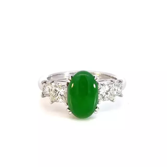 PTヒスイリング
2.14ct D1.34ct

艶やかなグリーンのカボションストーンが放つ、神秘的で豊かな色彩。
その両脇にはきらめくダイヤモンドを配し、鮮やかなグリーンをより一層引き立てています。
クラシカルな美しさと存在感を兼ね備えた、ひと目で心を惹きつける、気品あふれる大人のためのリングです😊

鮮やかな緑とダイヤモンド――指元に、一生ものの華やぎを✨

《金・プラチナ製品買取》
使わなくなったネックレス、壊れたリングなど地金製品を高額査定で買い取り致します。 宝石の買取もご相談下さい。

《毛皮・宝石下取り》
使わなくなった毛皮製品、宝石をお支払いの一部にご利用いただけます。

#ダイヤモンド 
#ジュエリー 
#ラグジュアリー 
#交詢ビル 
#ジュエリー好きさんと繋がりたい