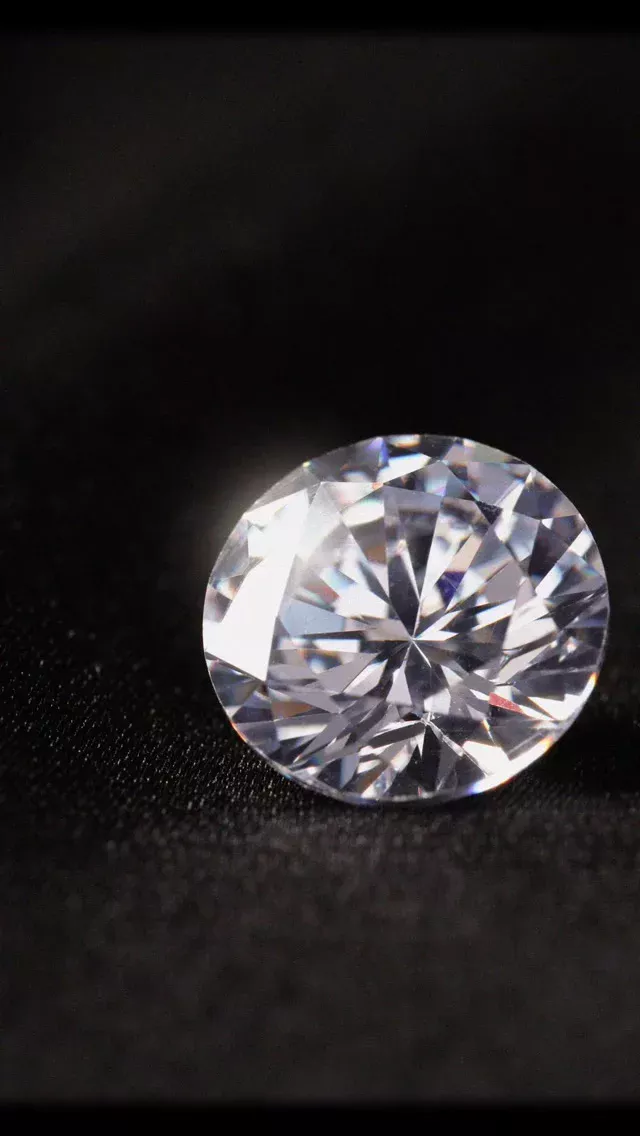 💎✨ダイヤモンドの輝きは
美しさだけではありません。
実物資産としての普遍的な価値も
大きな魅力のひとつです。

ジョリエスは、
比較的に安定した資産商品としての
高品質なダイヤモンドを、
国際相場を基準に価値ある価格で
皆さまにお届けしています。

購入のご検討は
店頭もしくはWebサイトから。

【店舗のご案内】
ジョリエスの店舗は銀座にございます。

場所は銀座6丁目の交詢ビル3Fです。
(1,2Fがバーニーズ・ニューヨークのビルです)

店舗では、資産ダイヤだけでなく
ハイジュエリーや高級ハンドバッグなども
販売しております。

銀座にお越しの際は
ぜひ一度お立ち寄りください♪

#diamond #宝石 #ダイヤモンド #美しい #loosediamonds
